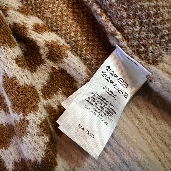 Two piece set - Picture 3 of 5